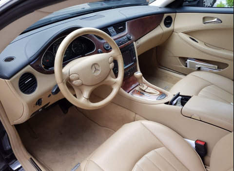 Mercedes CLS W219. Car Cinema, Navigation, Back Camera.